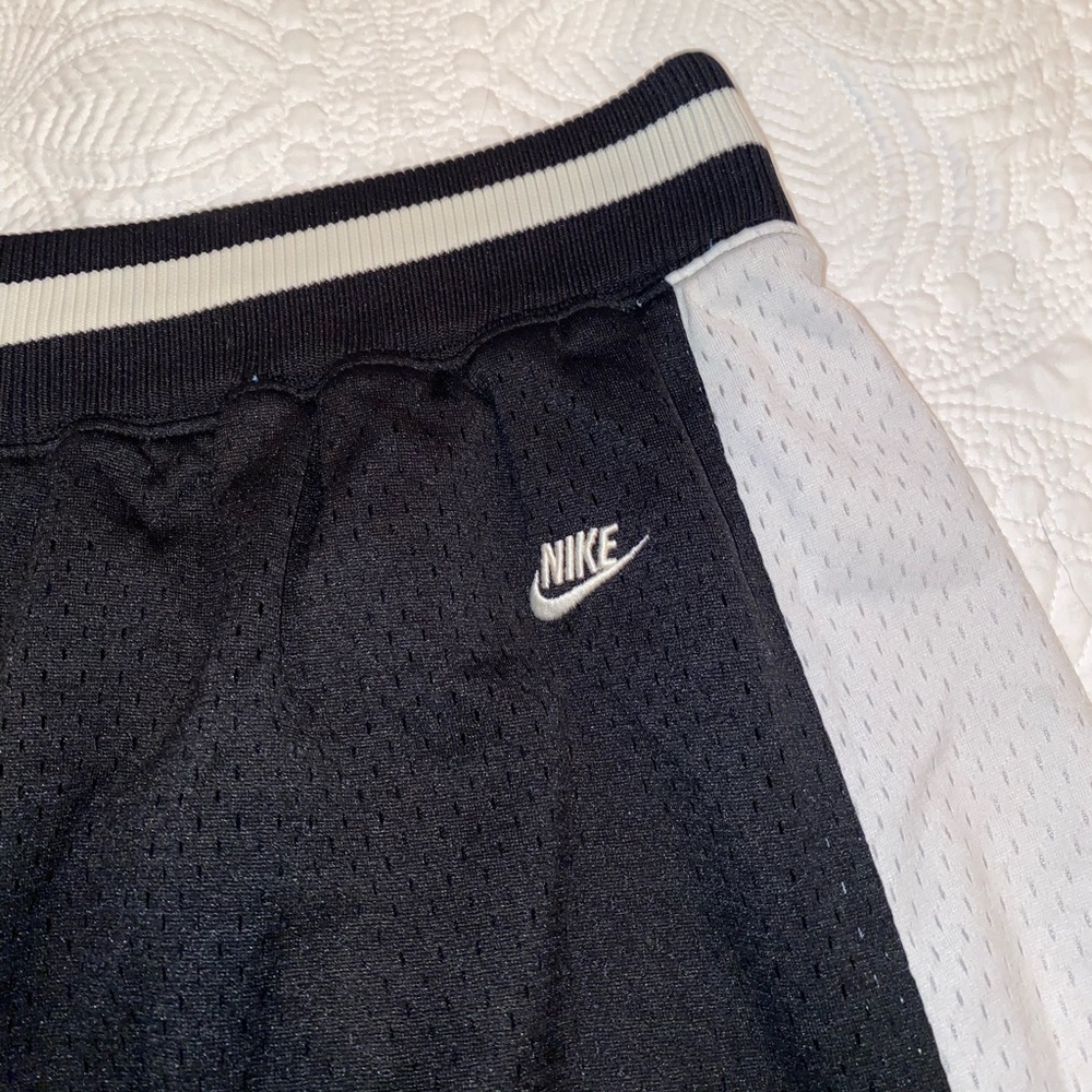 Nike Men's Black and Gray Athletic Shorts - Picture 3 of 9